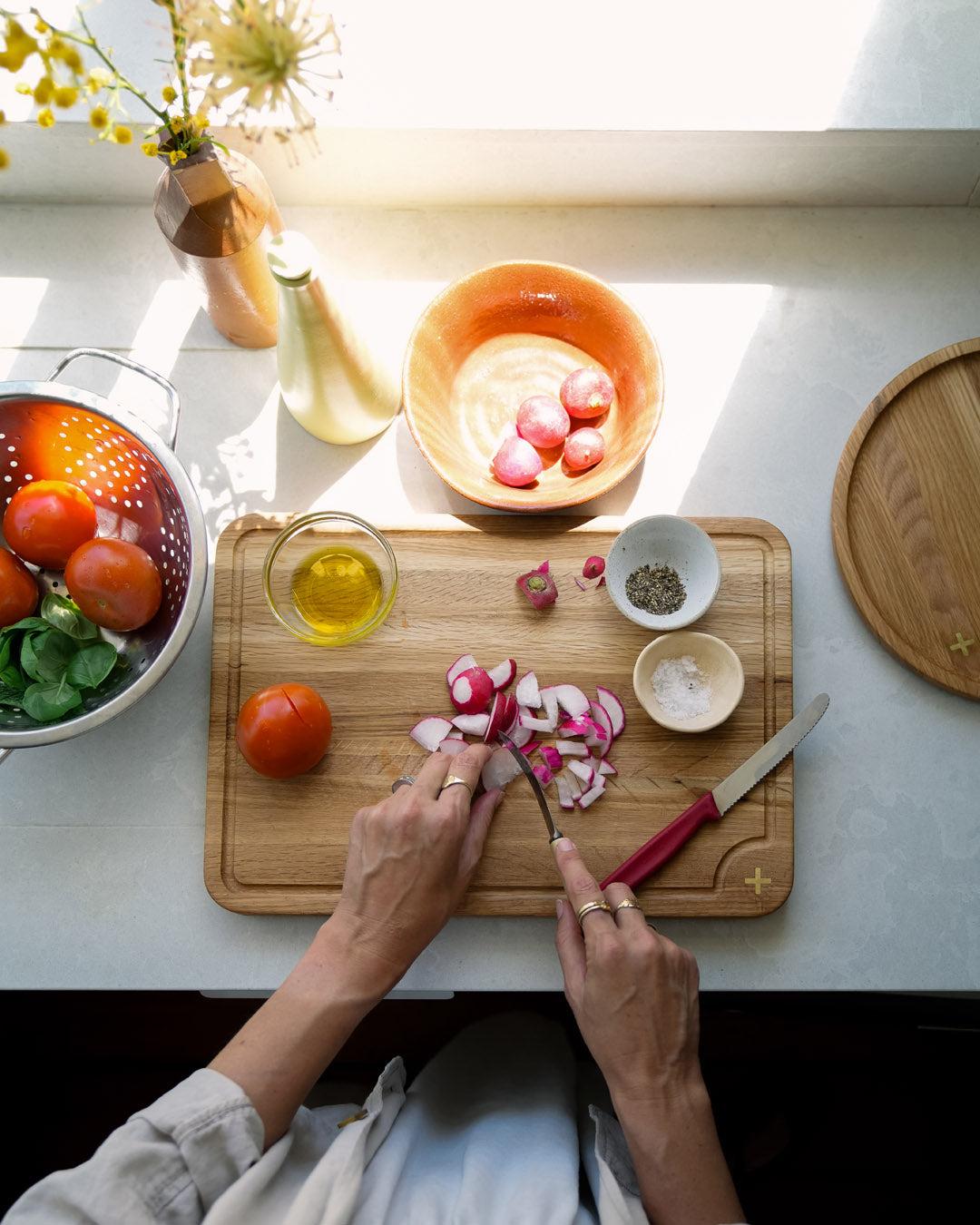 STRATA WOODEN CUTTING BOARD